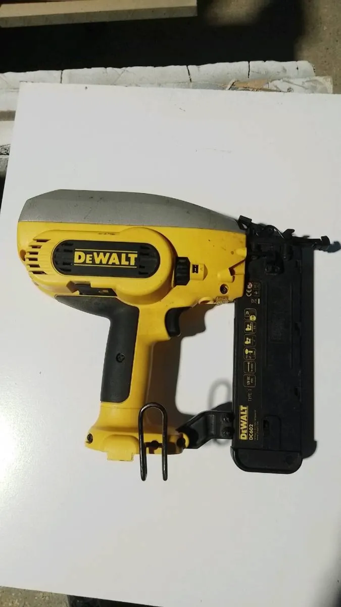 DeWalt Nail gun - Image 3