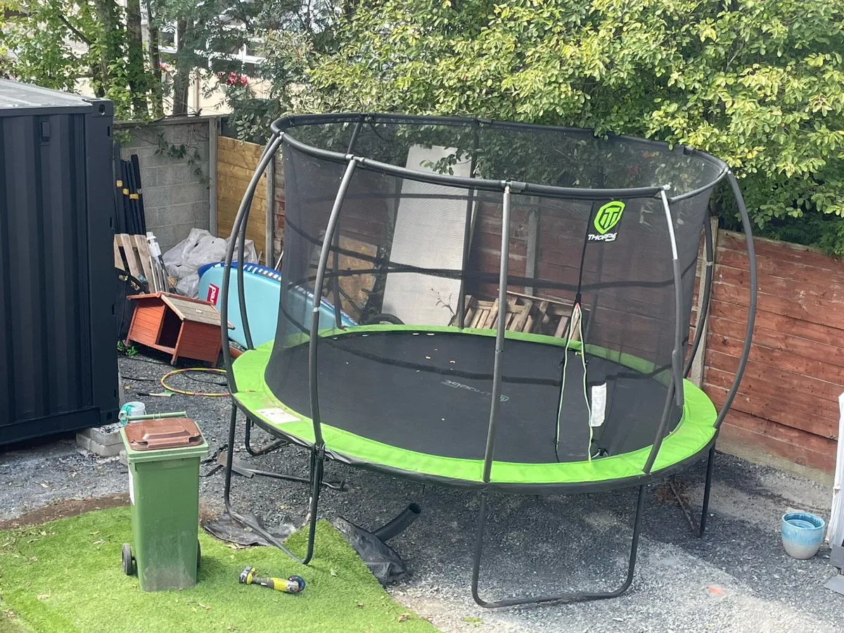 12ft Trampoline with safety net - Image 2