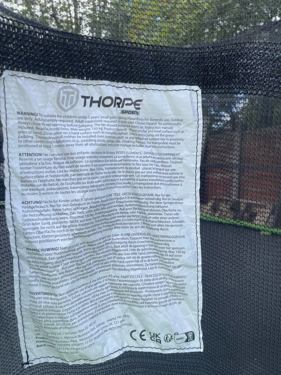 12ft Trampoline with safety net - Image 4