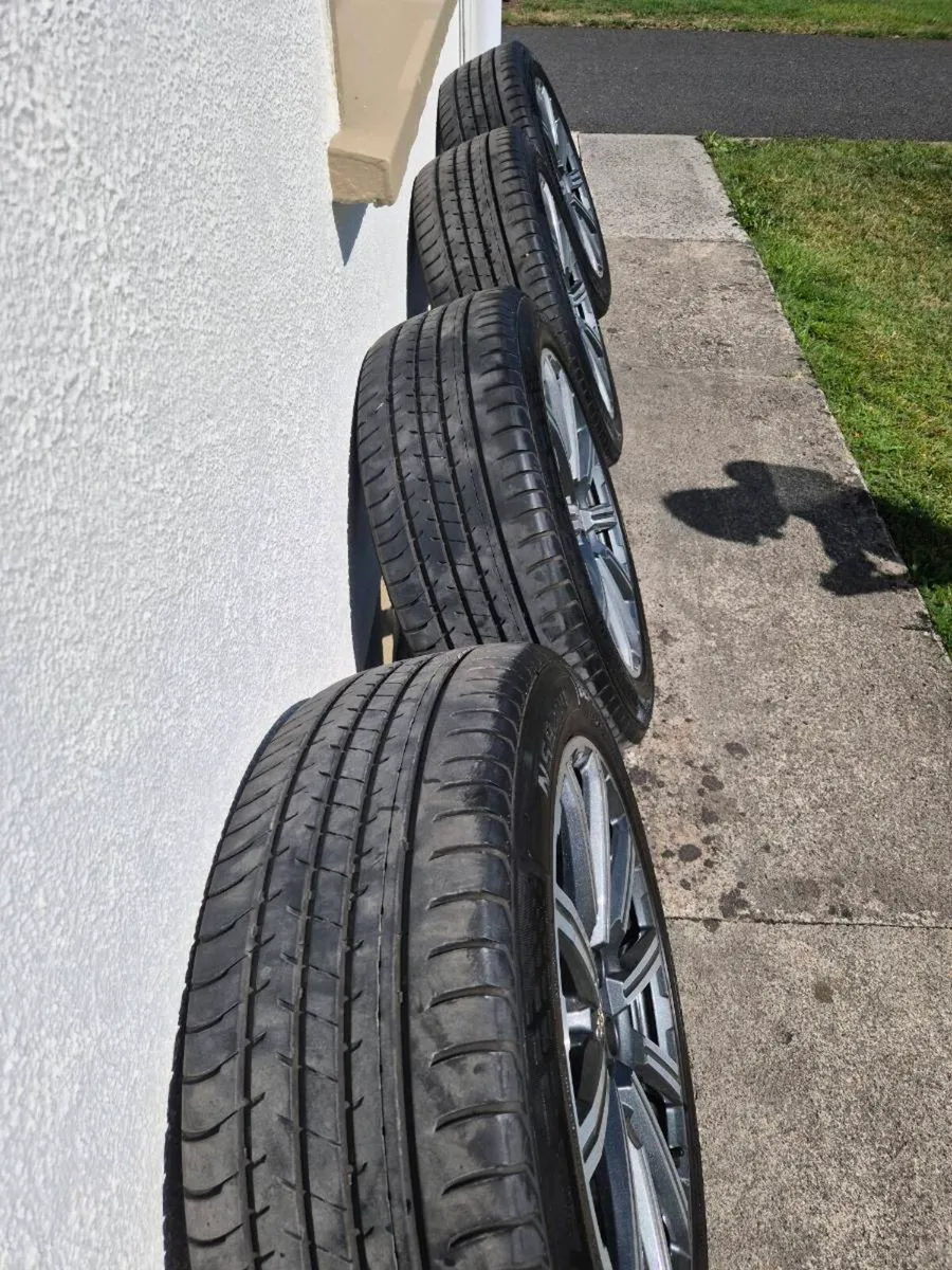 Audi Q7 alloys - Image 3