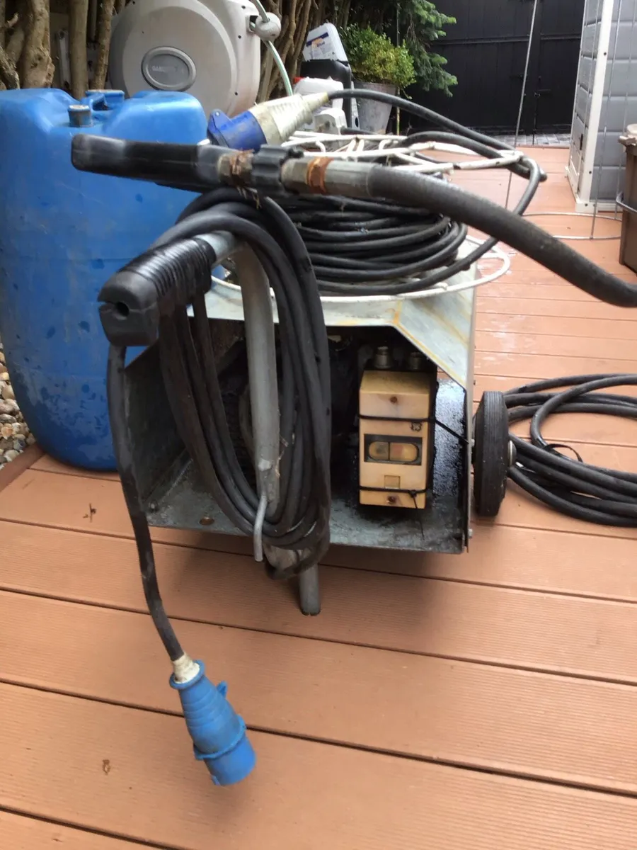 Pressure washer - Image 1