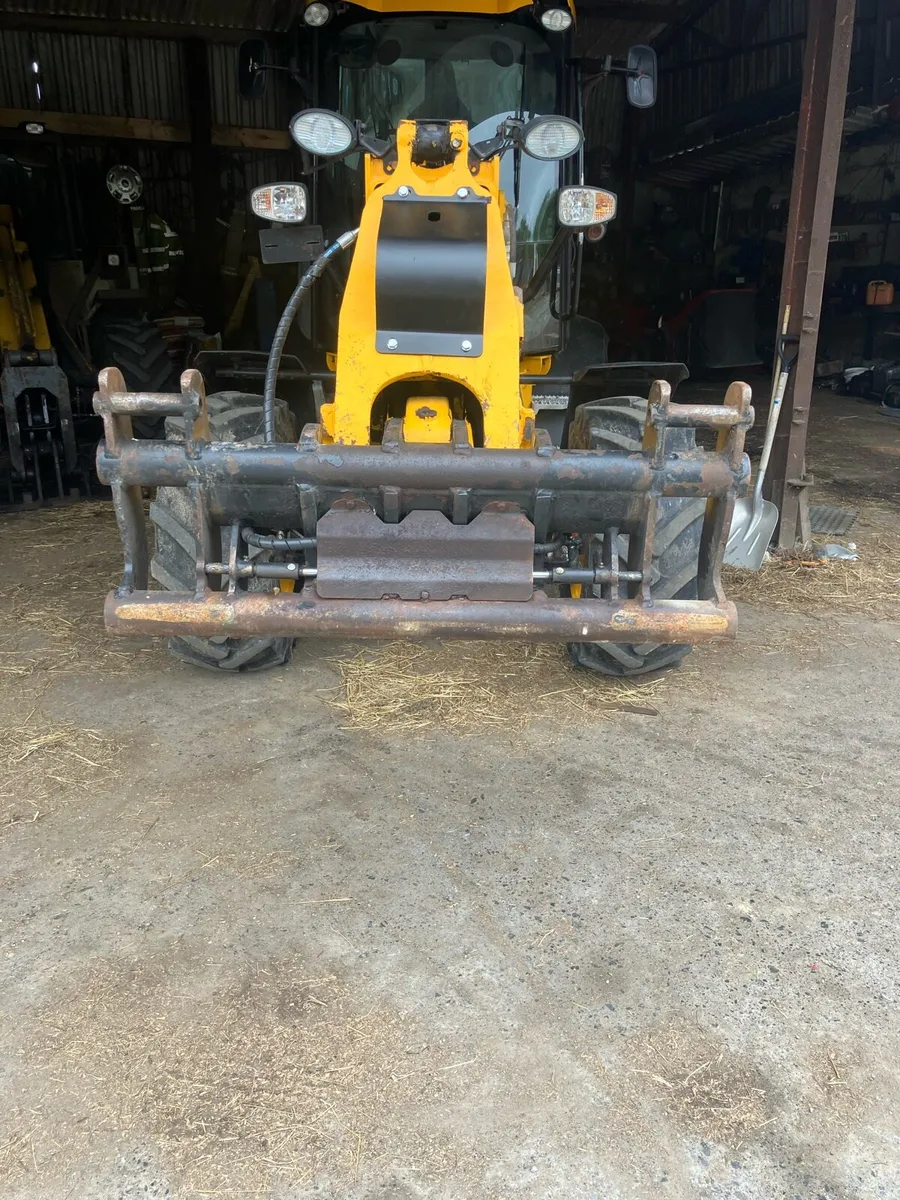 Euro headstock for jcb Tm220 - Image 1