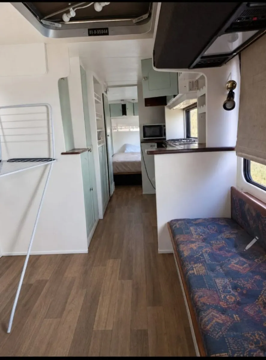 Camper - Image 4