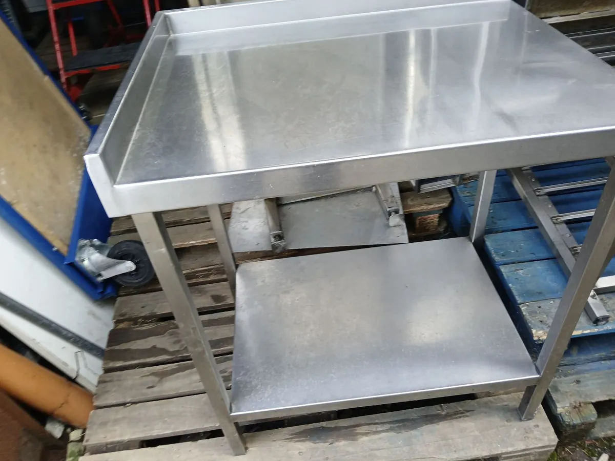 Staneless steel table new delivered - Image 4