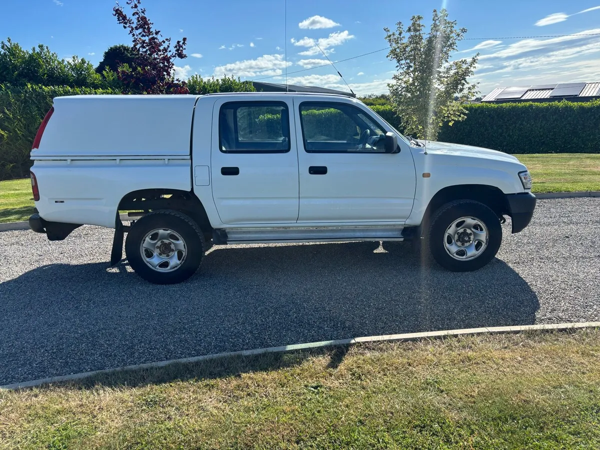 2003 TOYOTA HILUX 2.5 D4D LOW MILES - Image 2