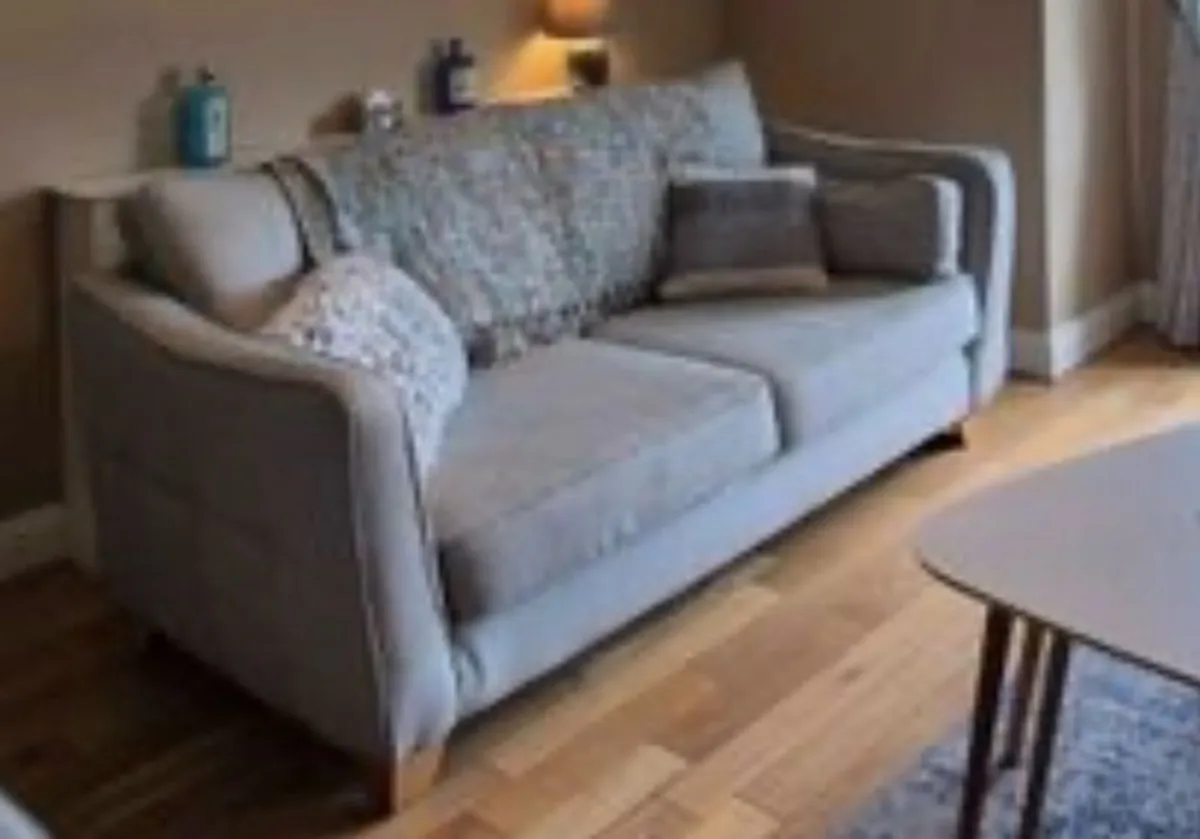 2 x 3 seater sofas - Image 2