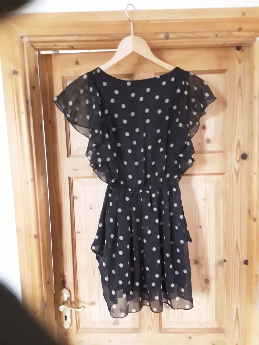 4 lovely tops sizes 8 10 12 - Image 1