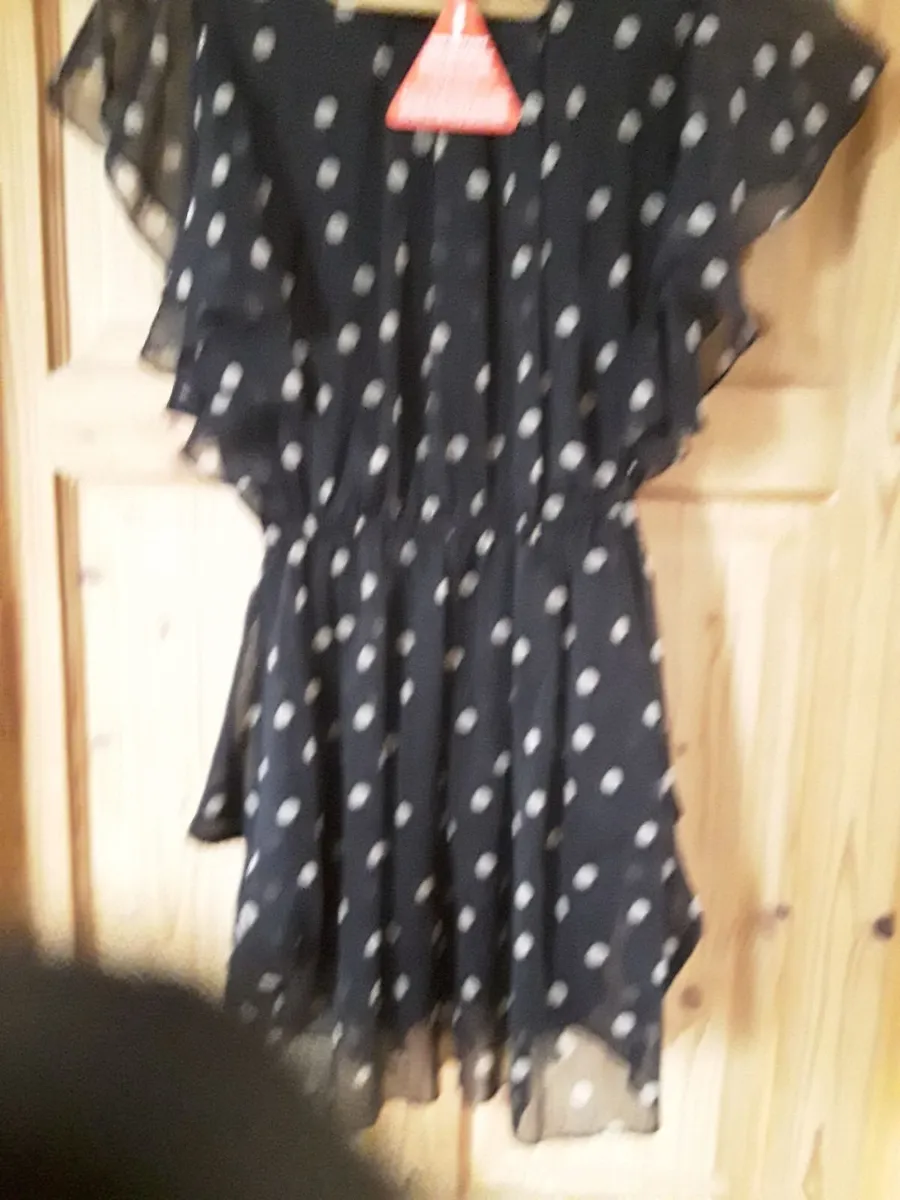4 lovely tops sizes 8 10 12 - Image 2