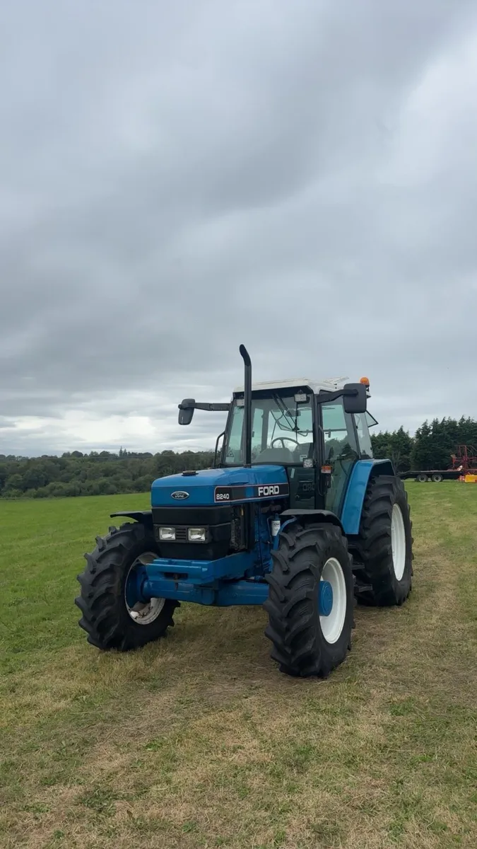 Ford 8240 - Image 3