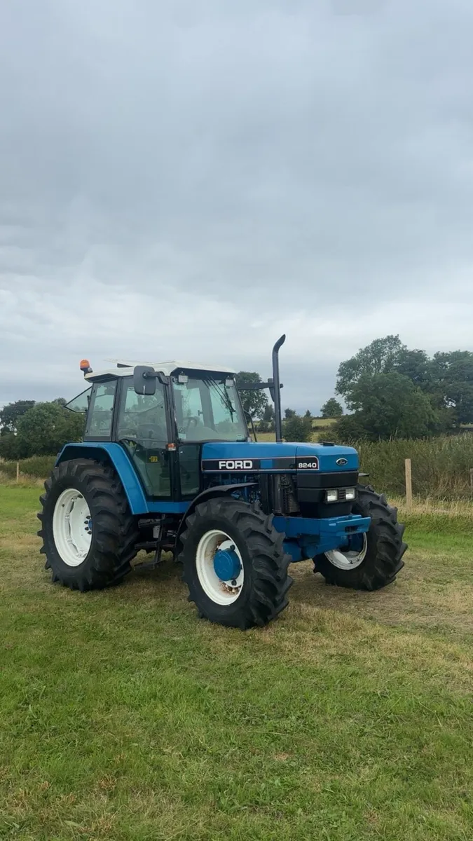Ford 8240 - Image 4