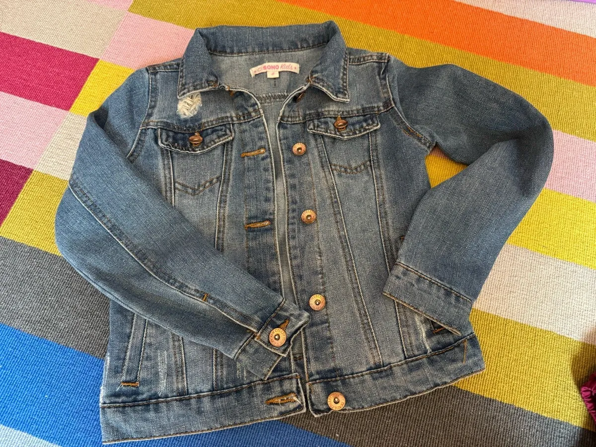 Girl’s clothes - Image 1