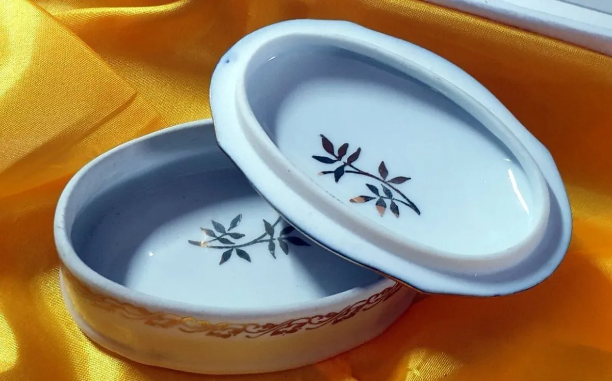 Vintage German PM Martinroda Porcelain Trinket Box - Image 4