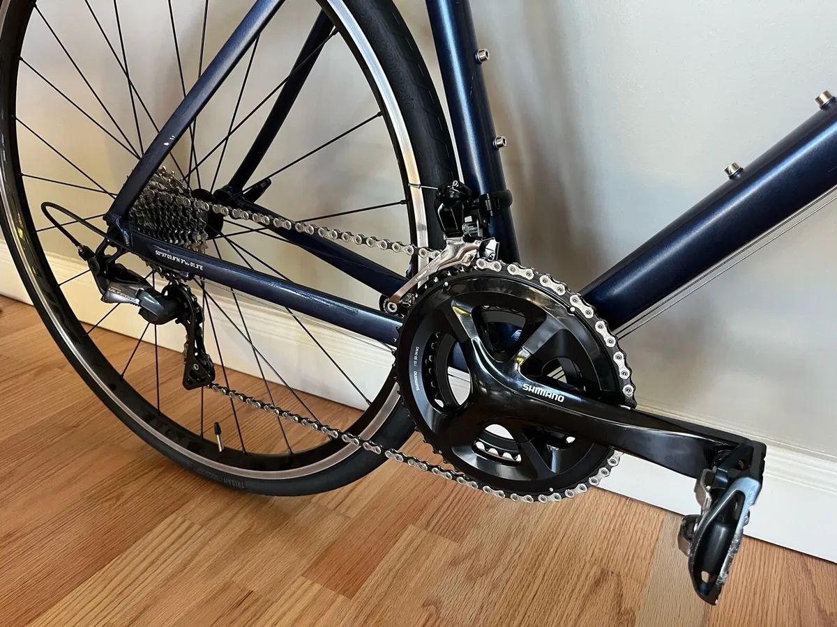 Van Rysel EDR 105 Road Bike - Image 2