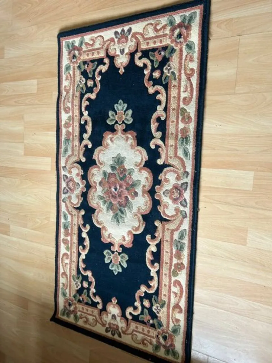Selection of floor rugs - Image 3