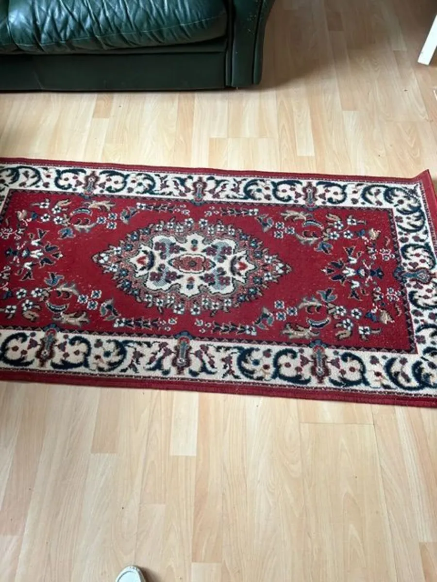 Selection of floor rugs - Image 4