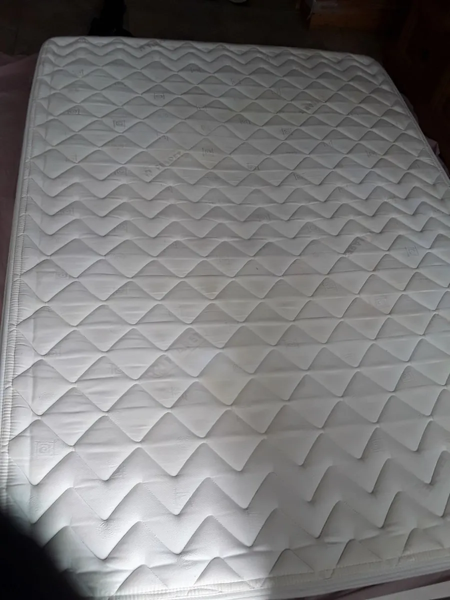 Good quality strong clean double mattress - Image 1