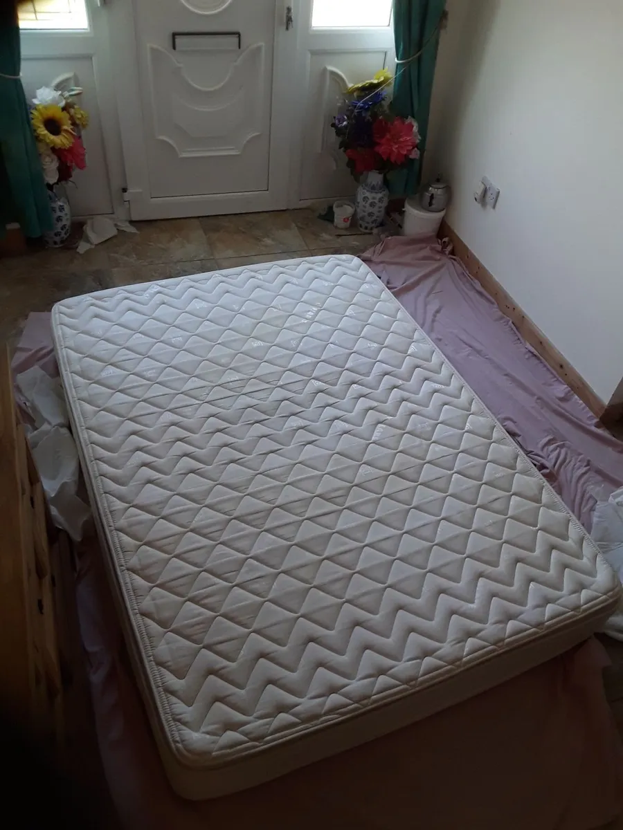 Good quality strong clean double mattress - Image 4