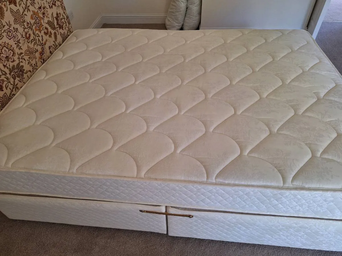 Kingsize Divan Bed and Headboard - Image 4
