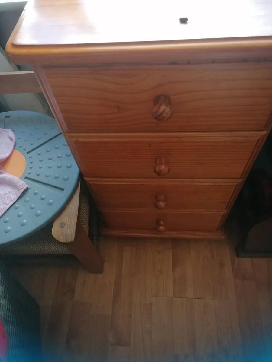 8 draw dressing table 4 on each side - Image 3