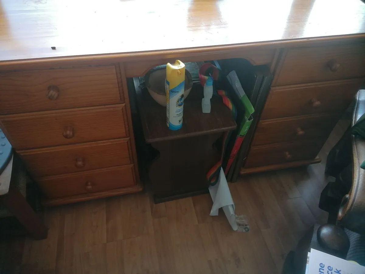 8 draw dressing table 4 on each side - Image 2