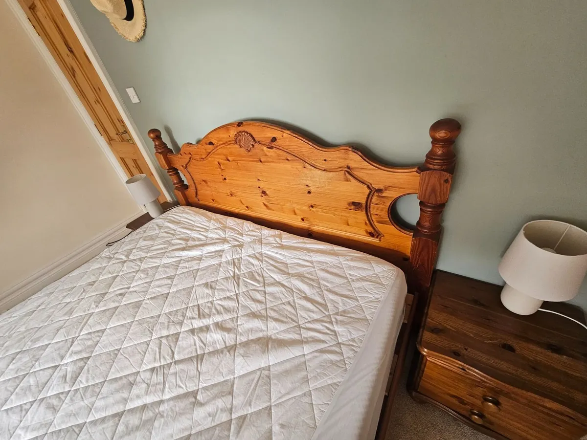 Solid wooden King Bed - Image 2