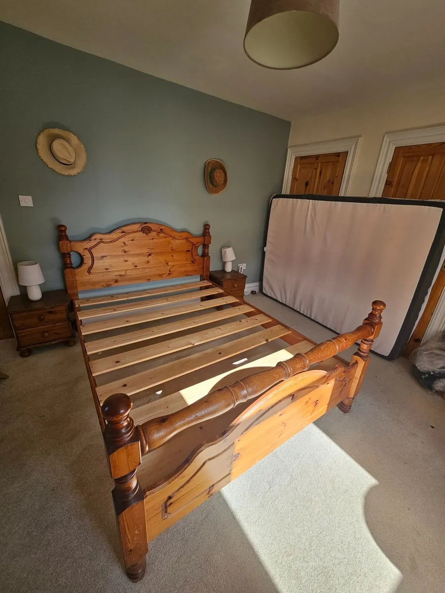 Solid wooden King Bed - Image 4