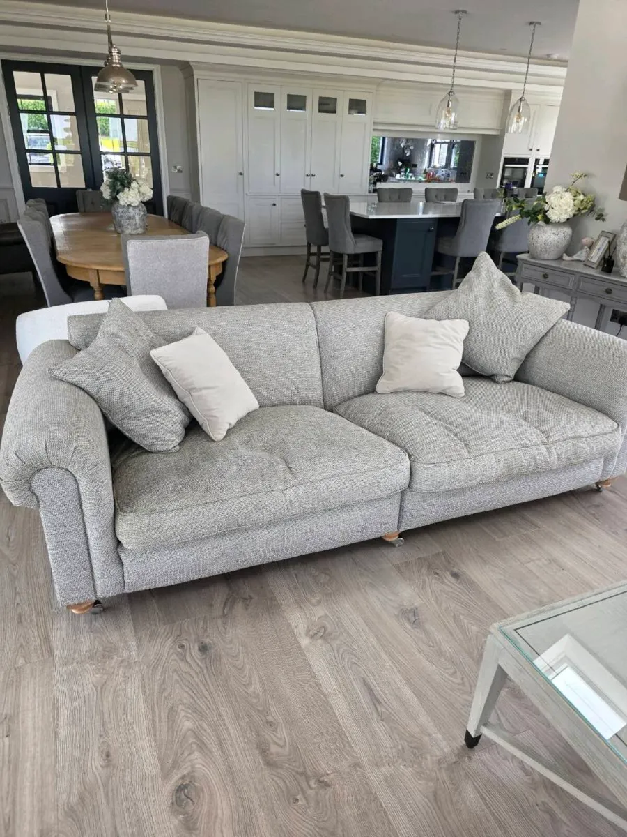 Couches - Image 3