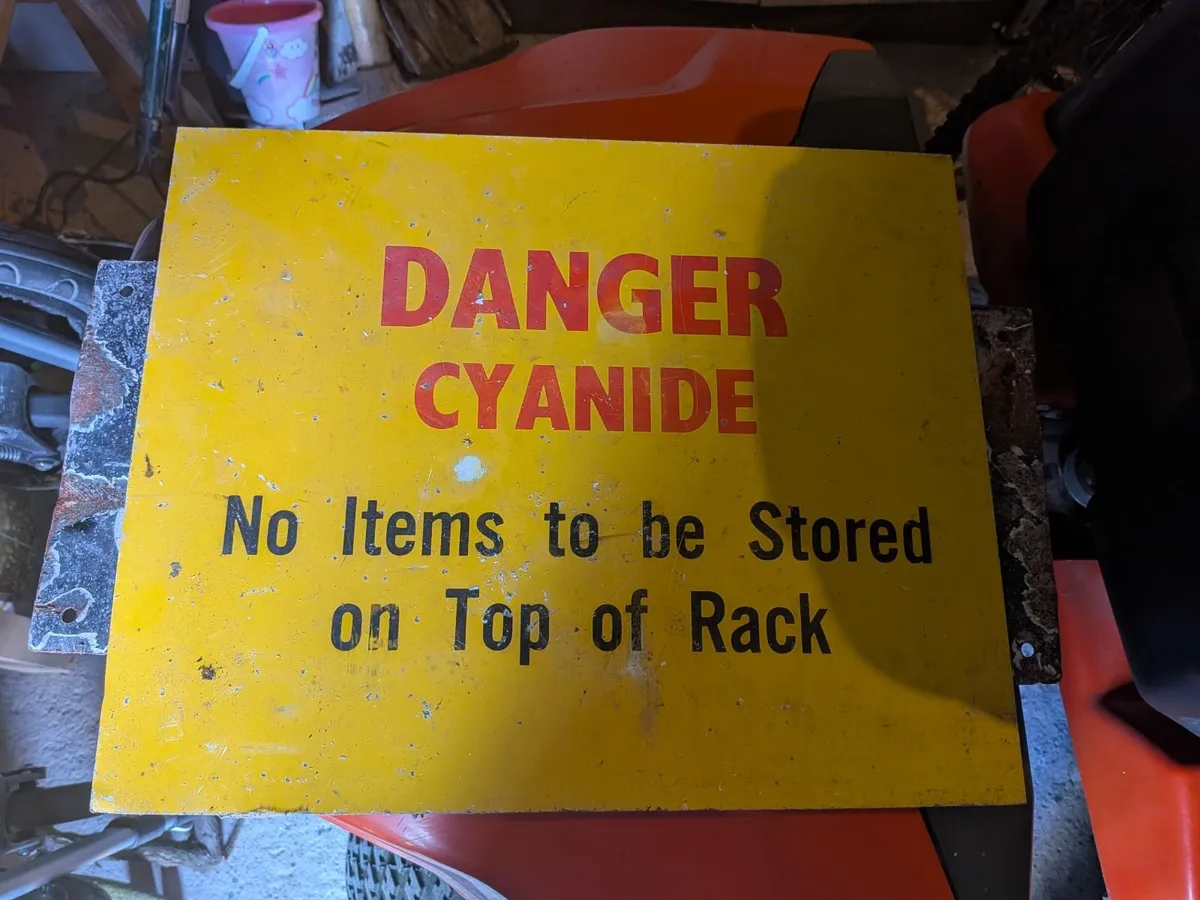 Vintage Signs - Image 1