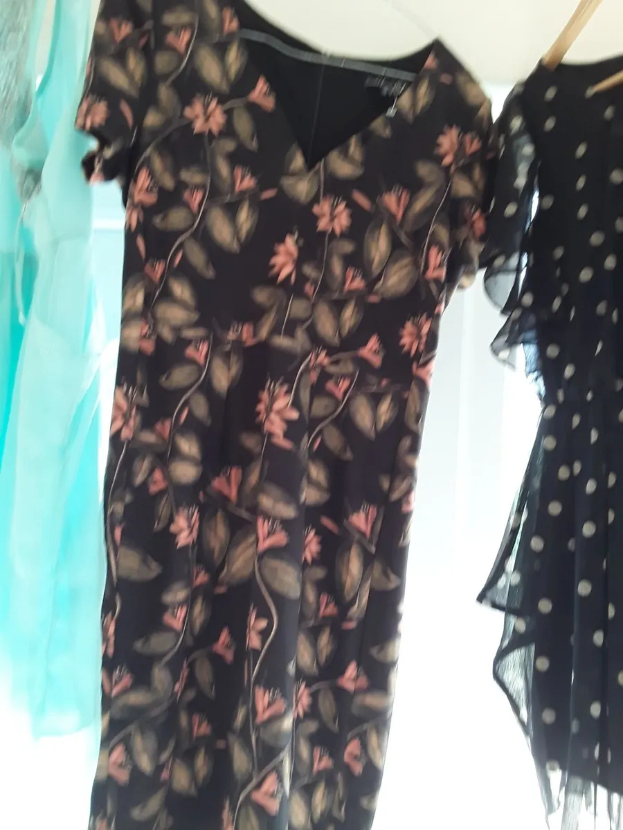 4 lovely tops sizes 8 10 12 - Image 4