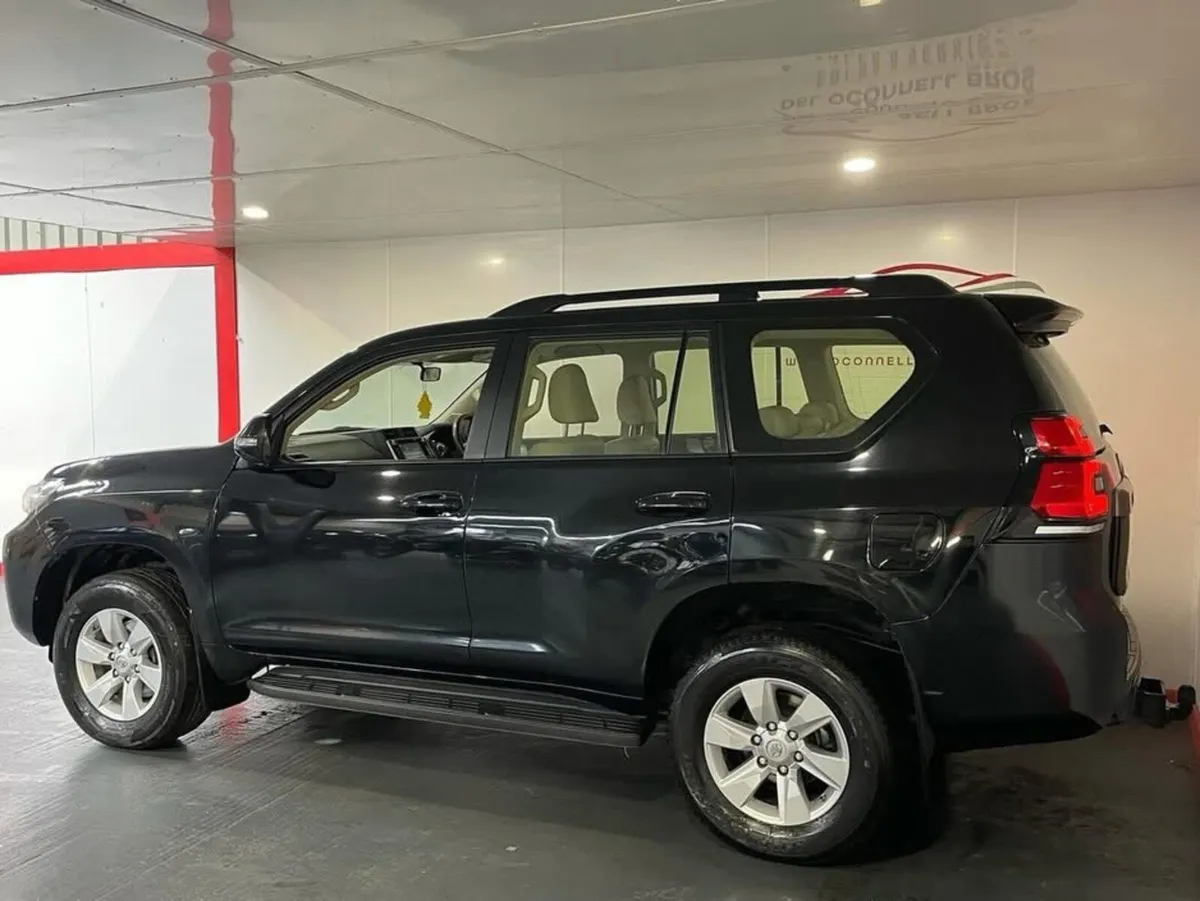 Toyota Land Cruiser LAND CRU BUSINESS 19 AUTO 4DR - Image 4