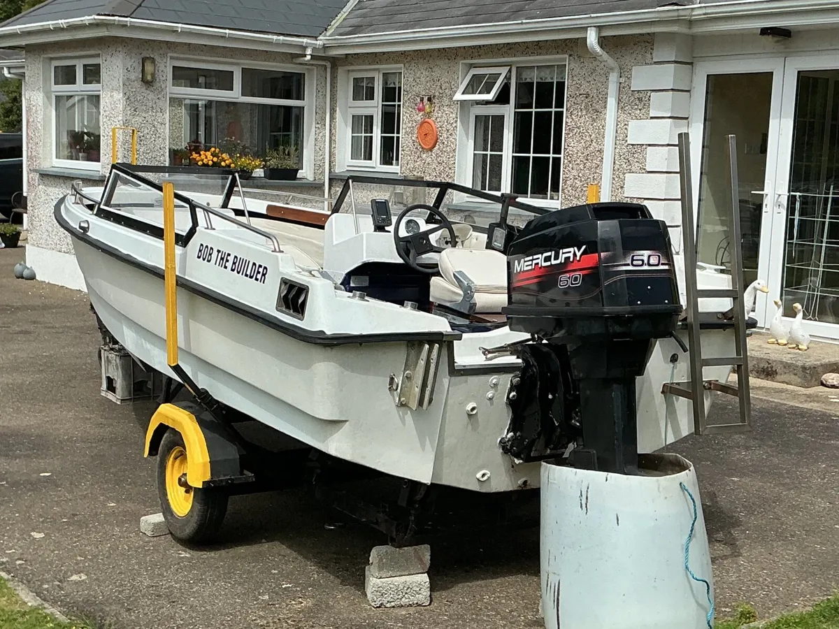 Stratos 600 Boat - Image 3