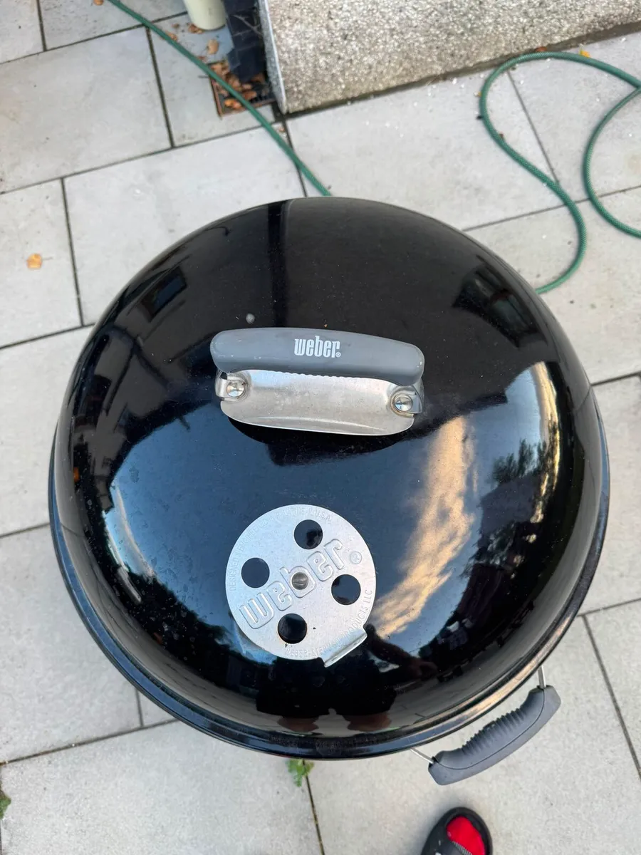 Weber Kettle Charcoal BBQ - Image 2