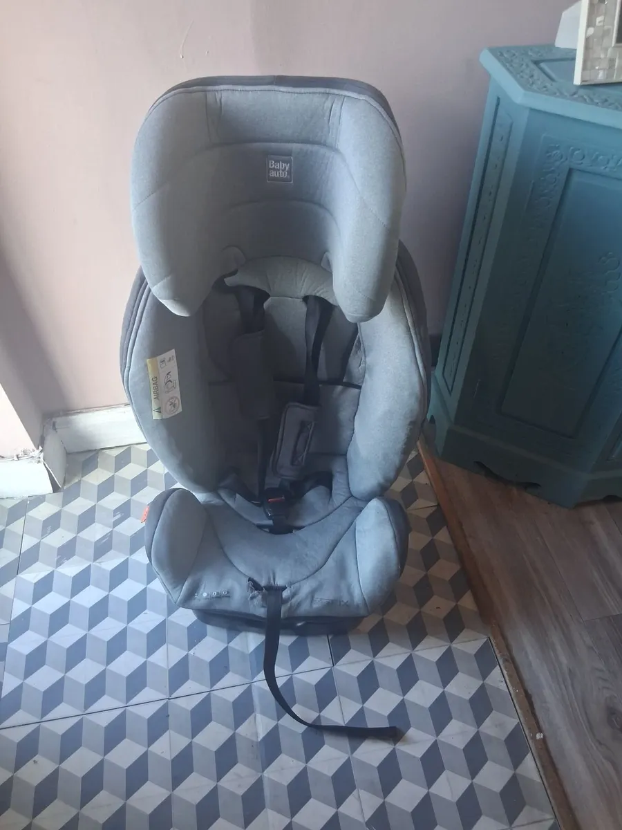 Car seat - Image 1
