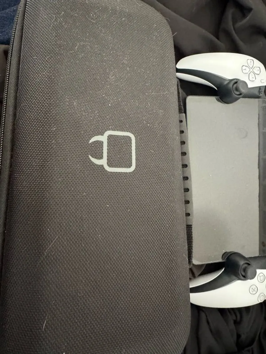 Playstation Portal PLUS VENOM cASE Still under Warranty! - Image 3
