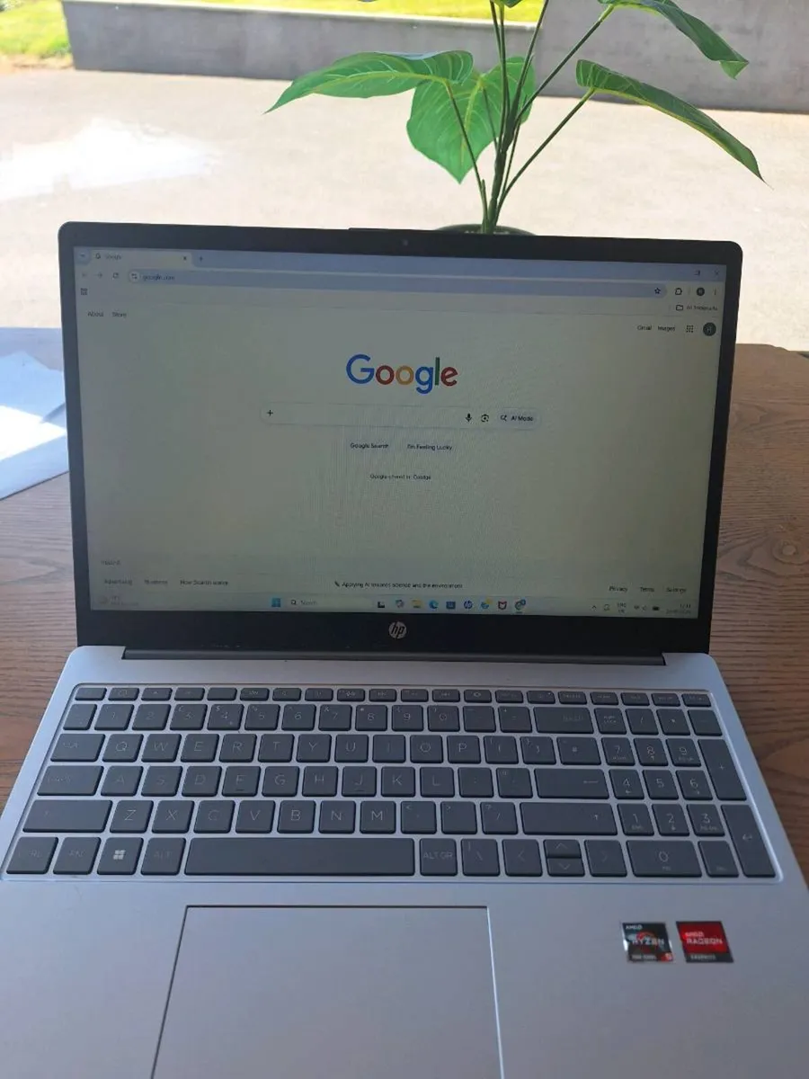 HP laptop 15-fc0xxx - Image 1