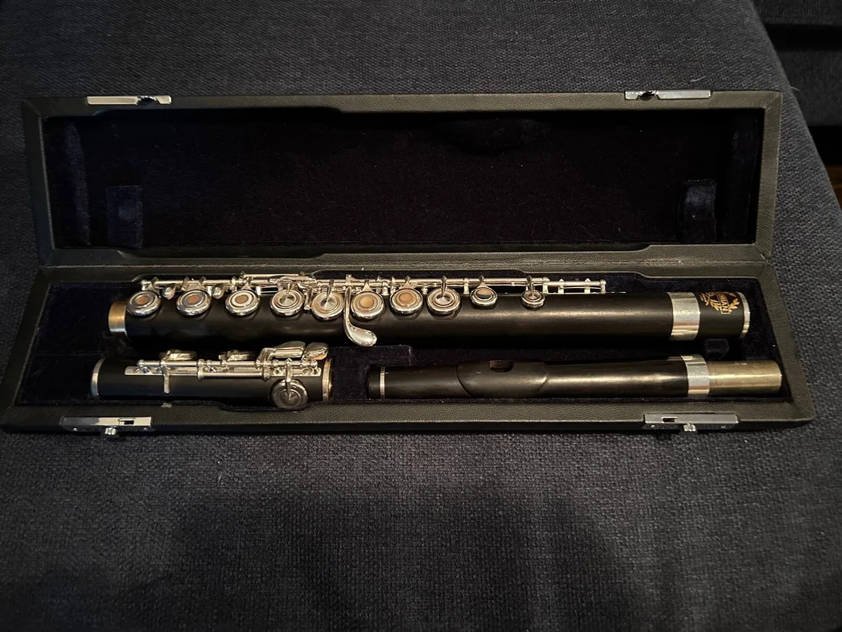 Classical flute for sale - Image 1
