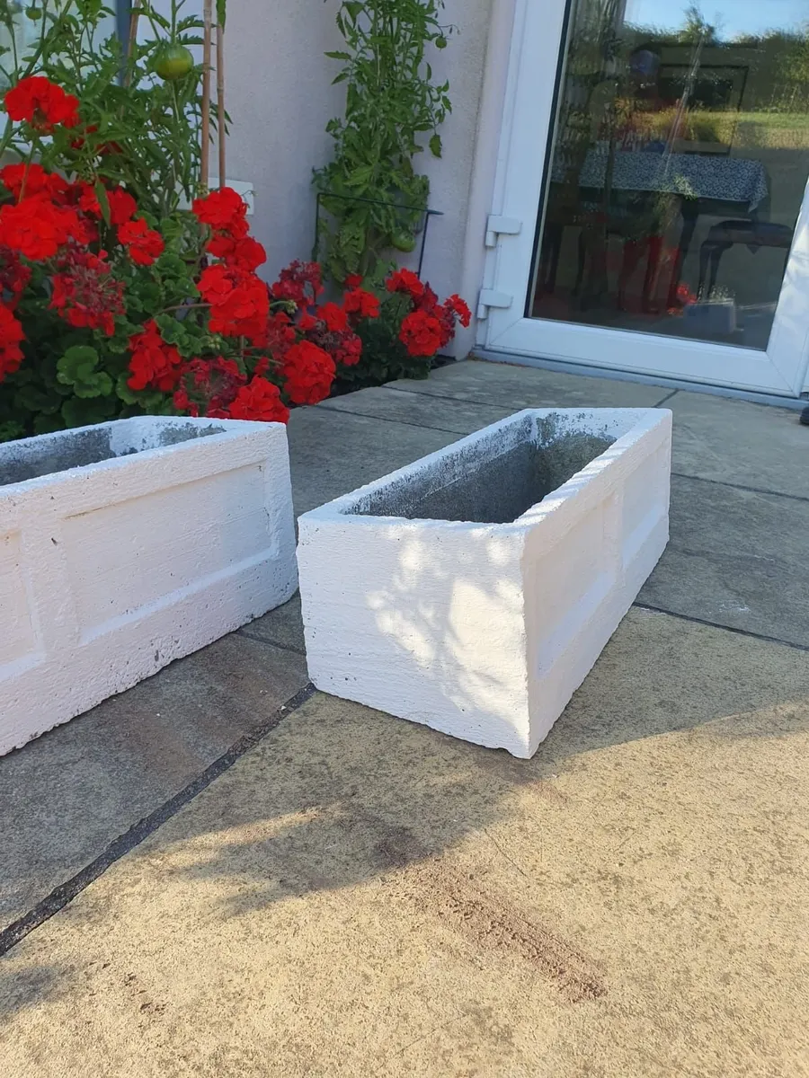 Pair of antique composite stone windowboxes - Image 2