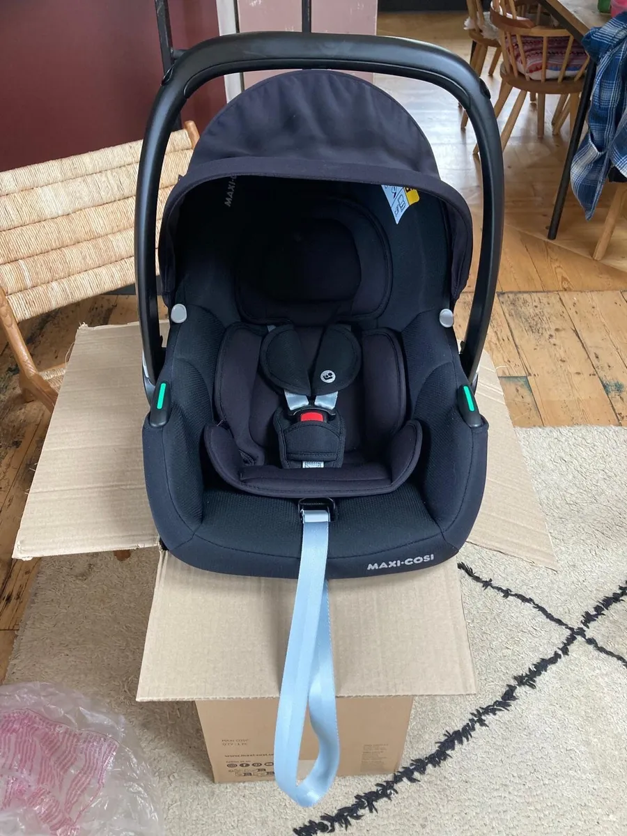 Child car seat - Image 1