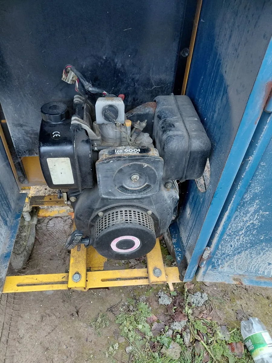 Cement mixer - Image 1