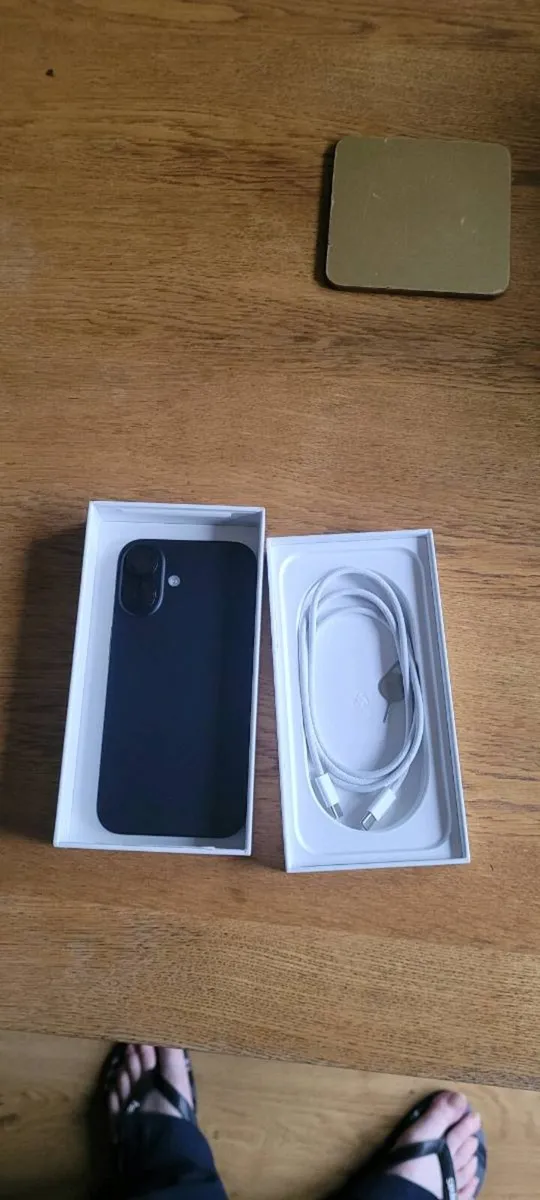 IPHONE 16 - Image 4