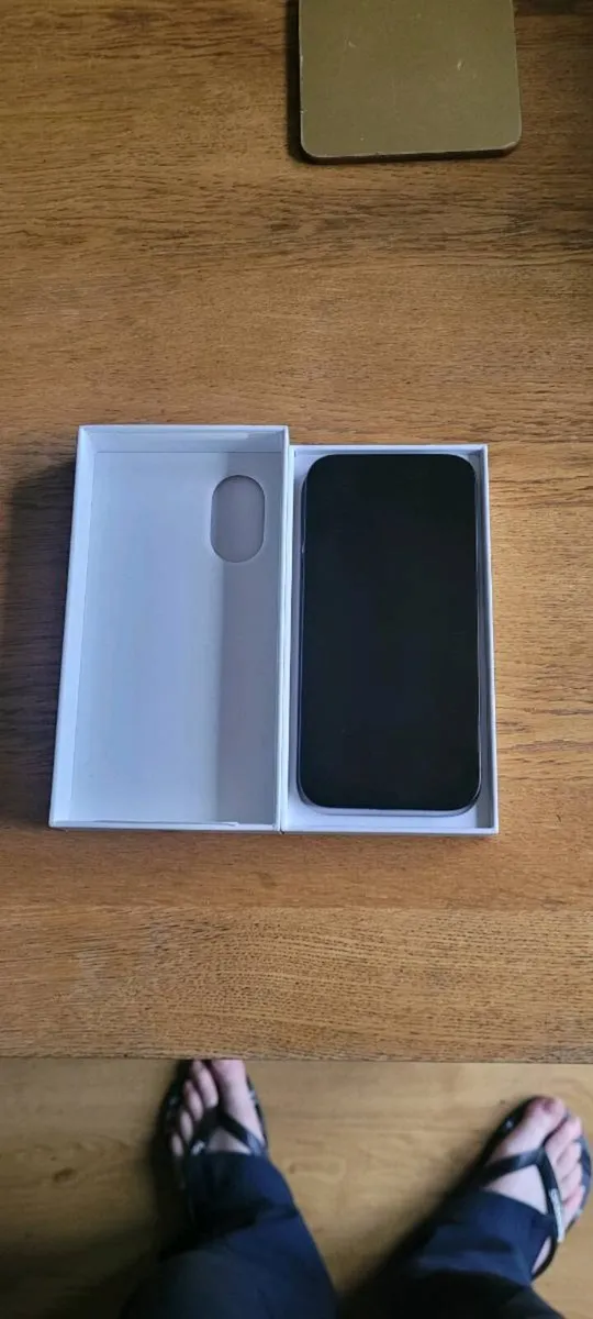 IPHONE 16 - Image 1