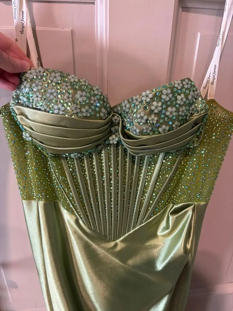 debs/ ball dress - Image 3