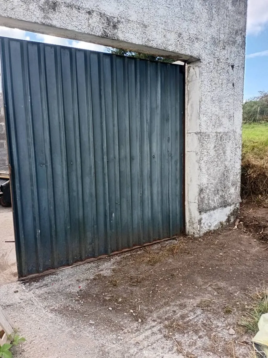 Garage doors - Image 1