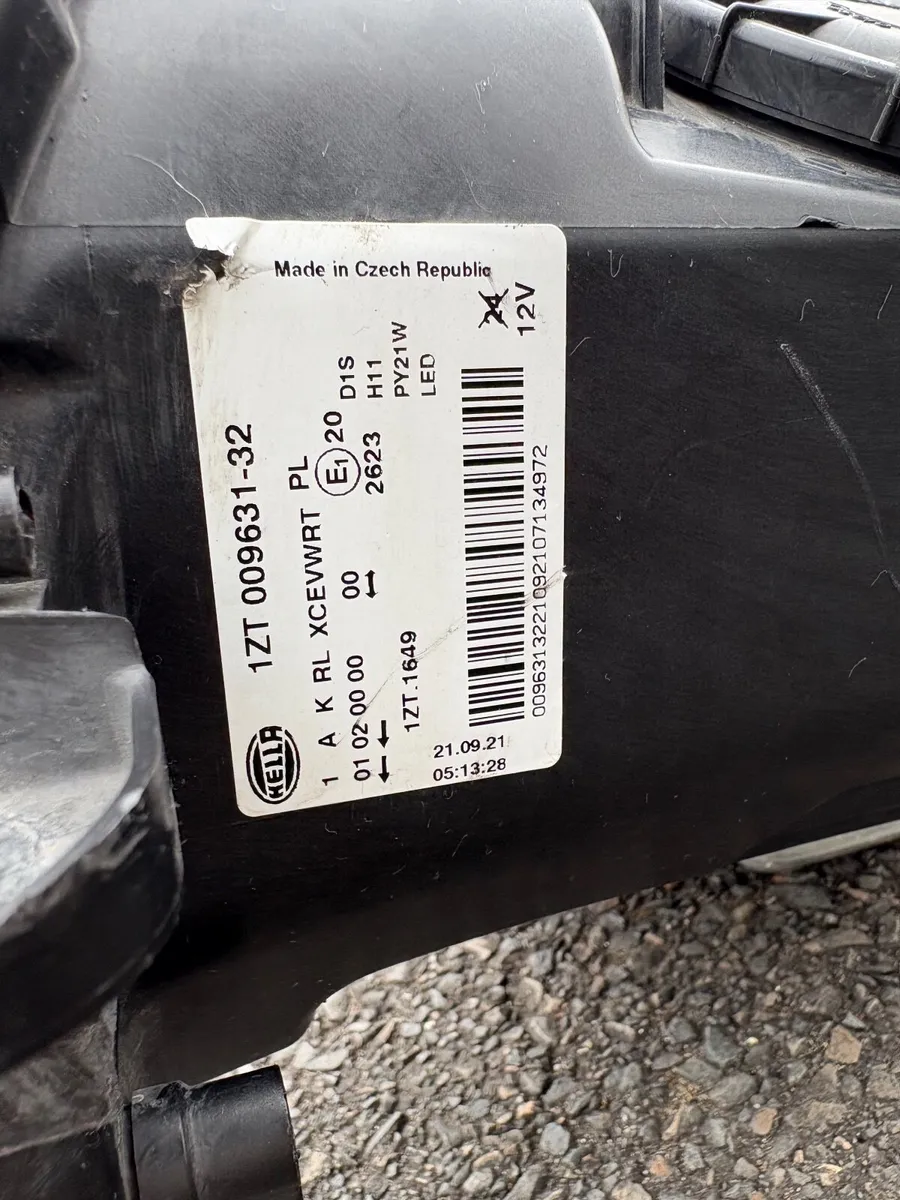 Insignia drivers side Xenon headlamp - Image 3