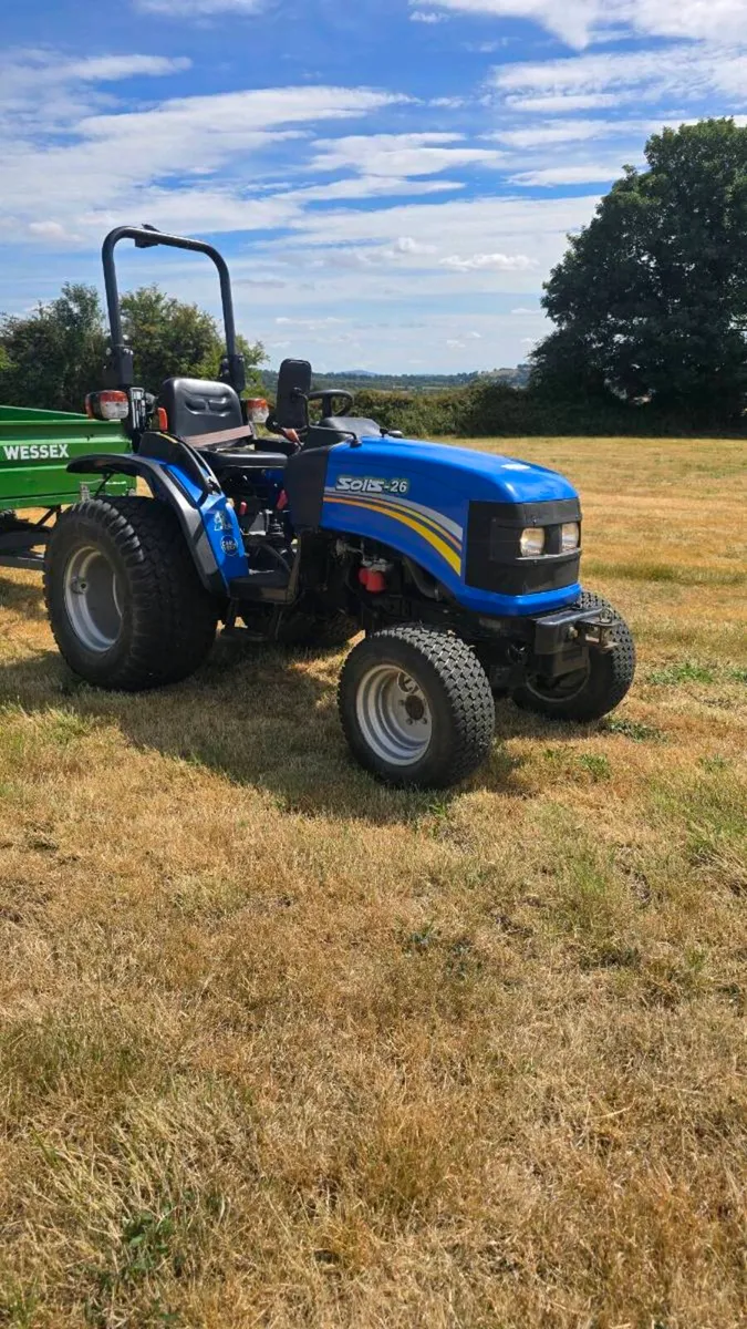 Solis 4x4 compact tractor - Image 3