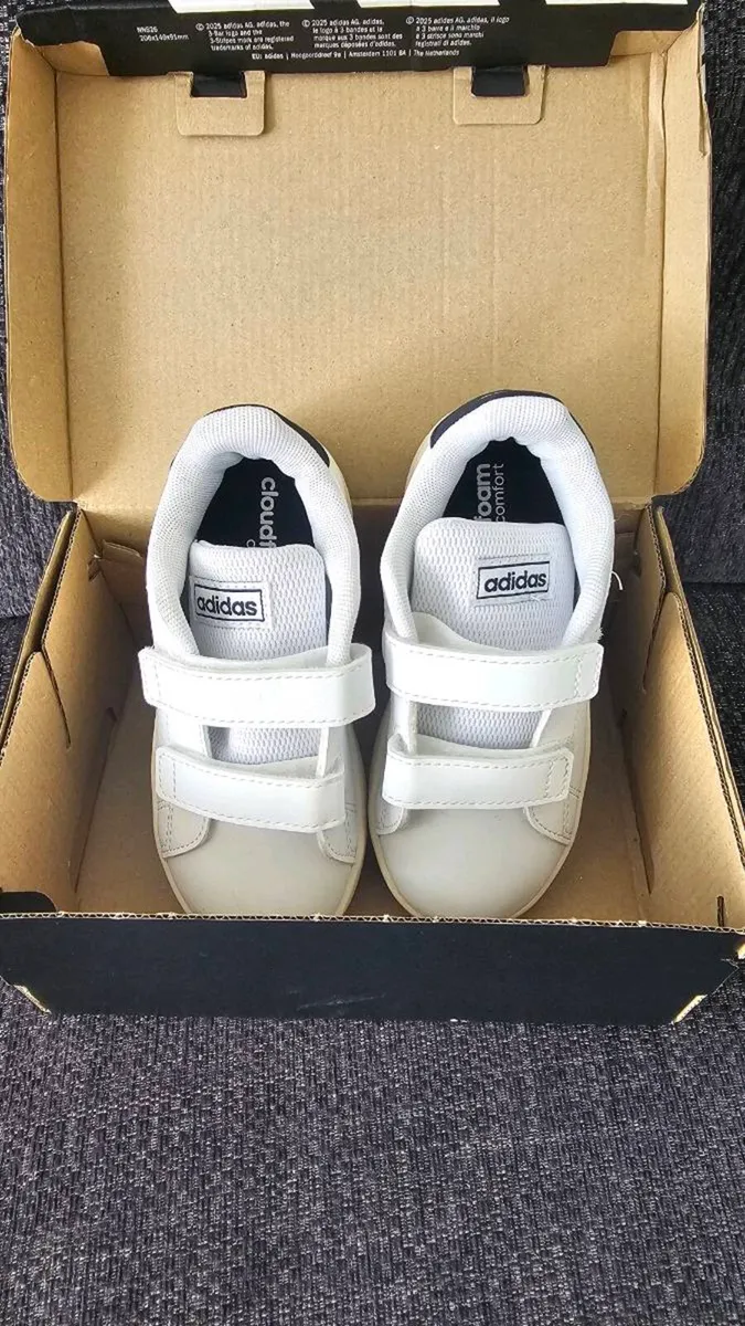 Brand New Kids Adidas Advantage CF I Trainers - Image 1