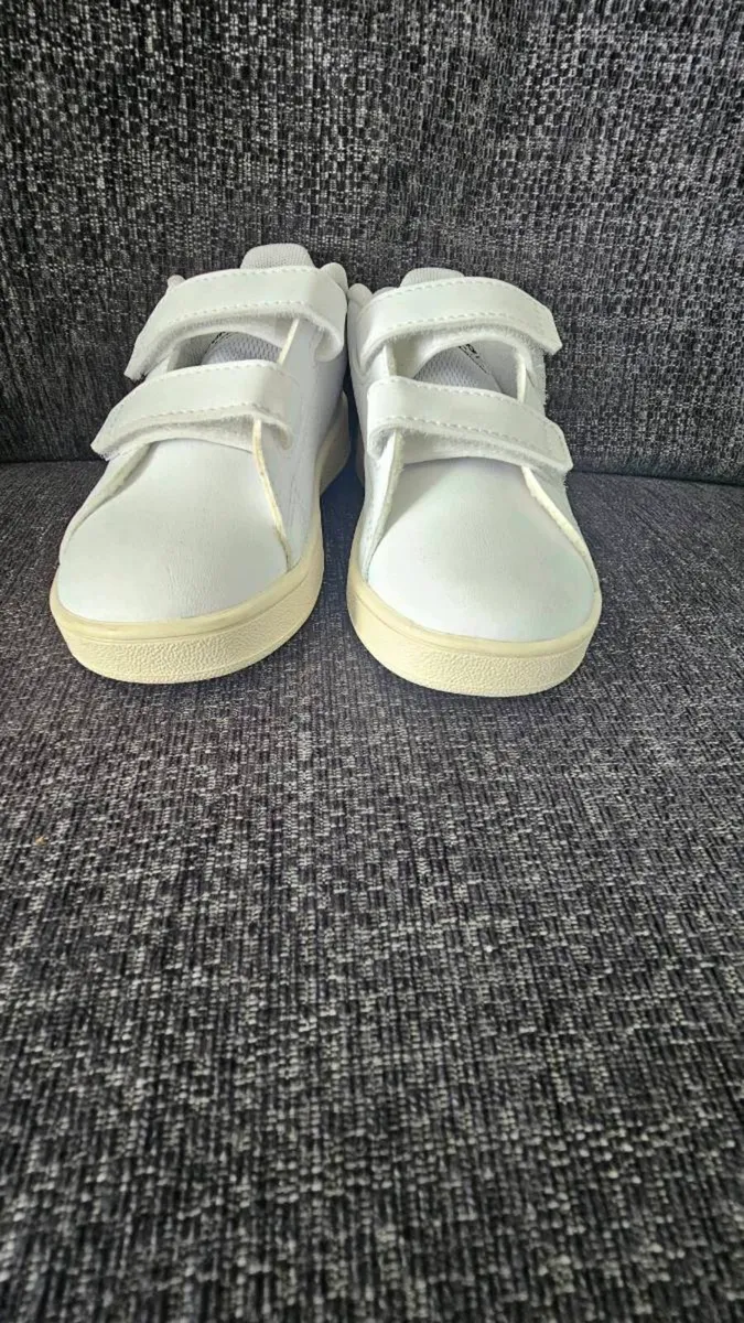 Brand New Kids Adidas Advantage CF I Trainers - Image 2