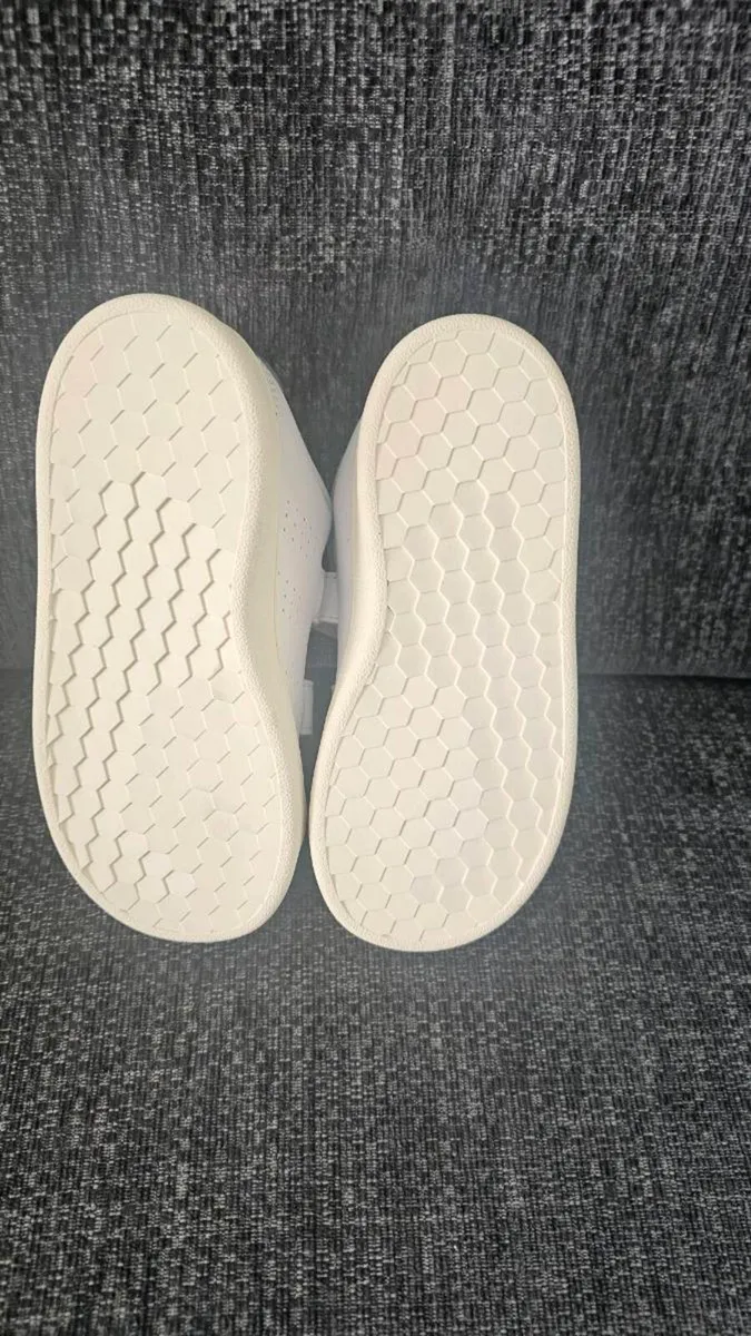 Brand New Kids Adidas Advantage CF I Trainers - Image 3