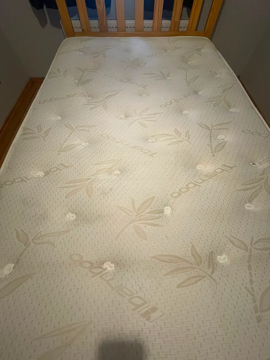 Bed - Image 1