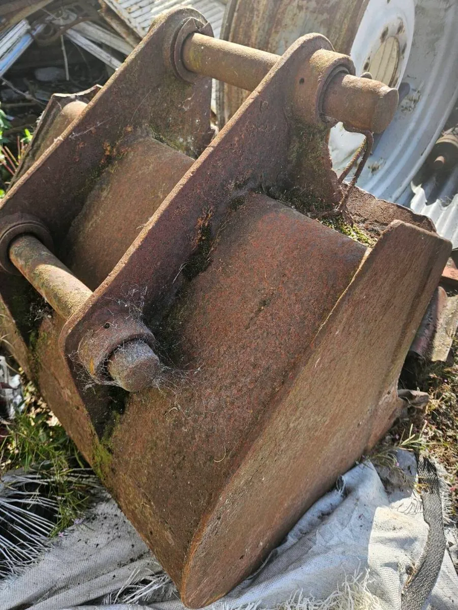 Digger bucket - Image 1